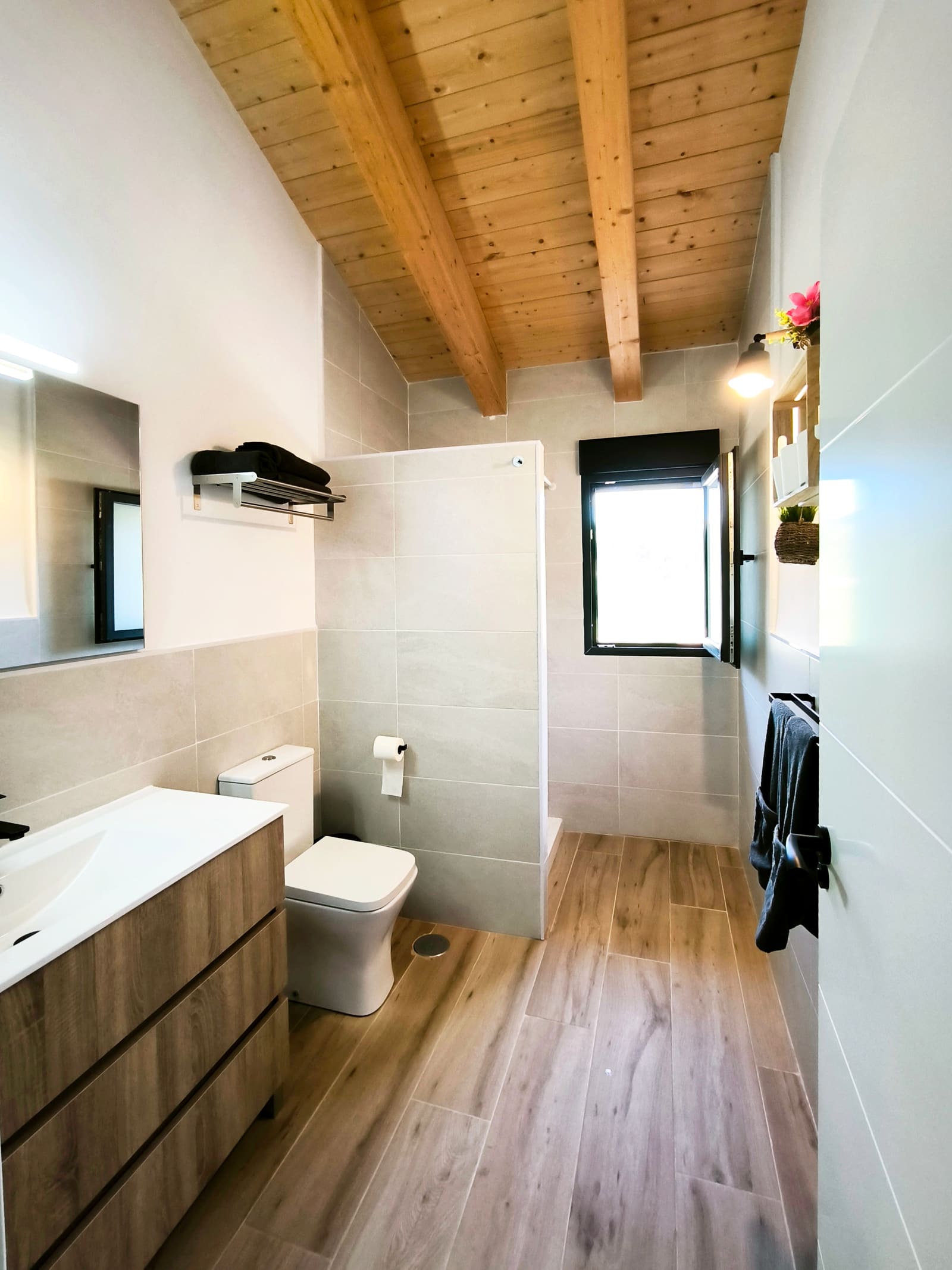 Baño com der — casa rural La Huertona de Castroserna (Segovia)