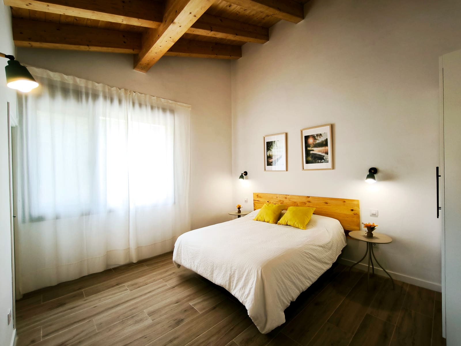 Arriba con baño — casa rural La Huertona de Castroserna (Segovia)