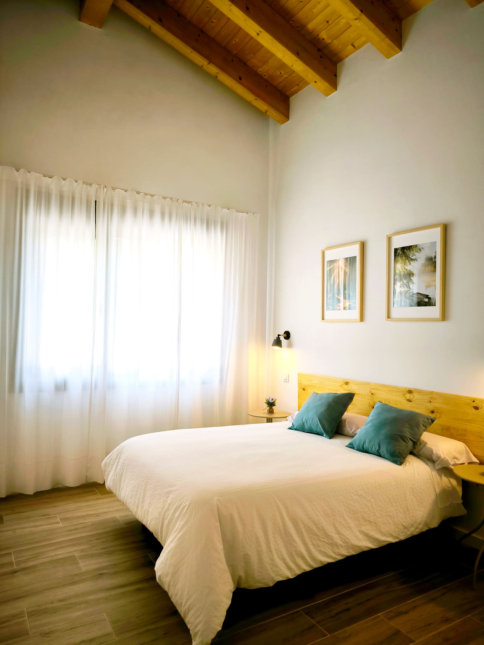 Arriba medio — casa rural La Huertona de Castroserna (Segovia)