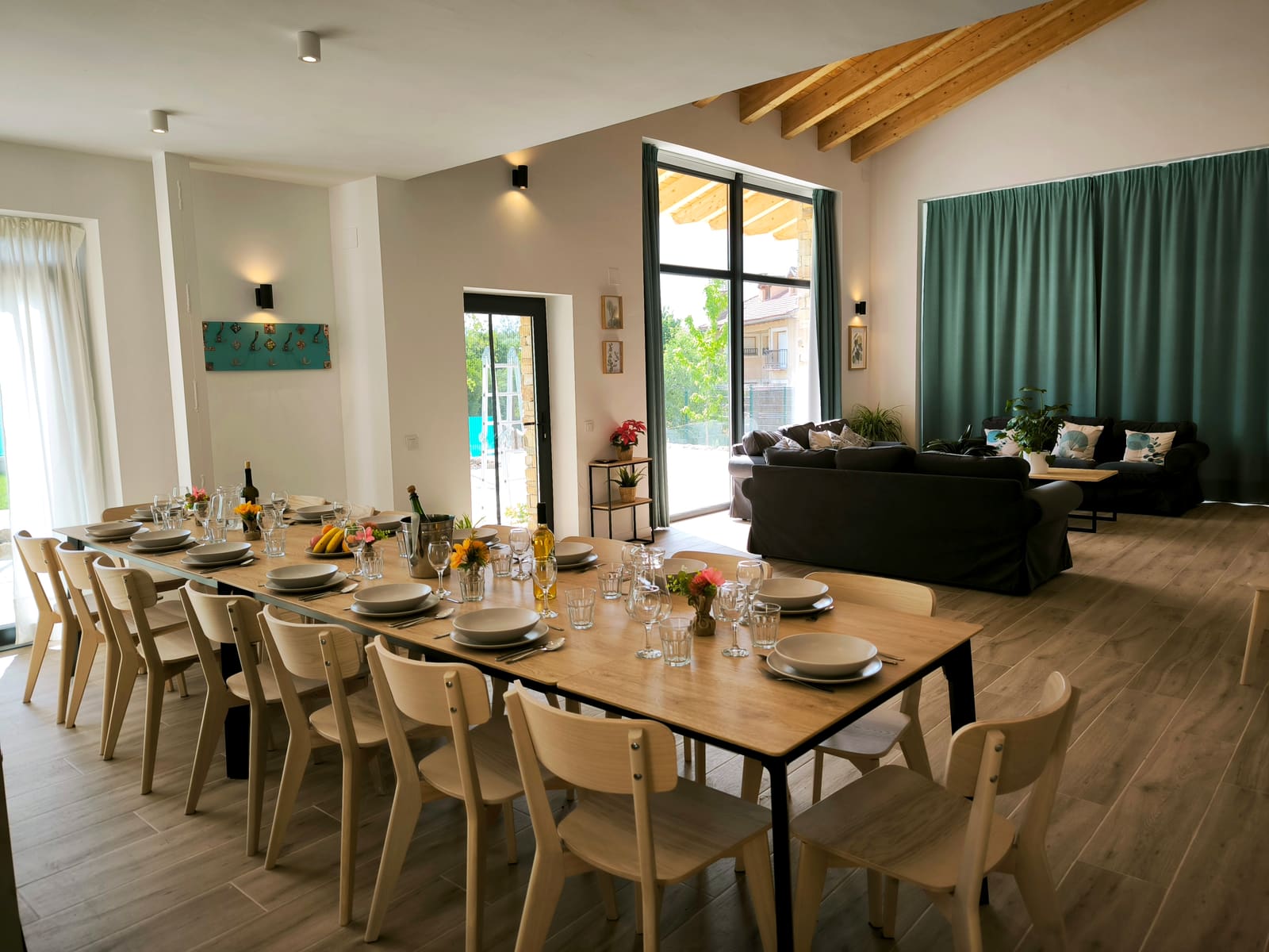 Salon mesa comedor — casa rural La Huertona de Castroserna (Segovia)